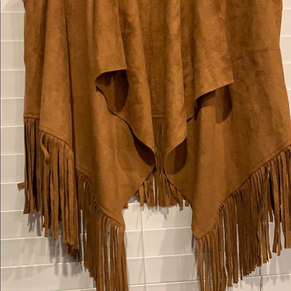 Fringe Vest - Picture 3 of 6